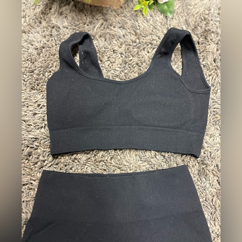 Black Ribbed Sports Bra and Shorts Set Size M <<17>> - Picture 5 of 5